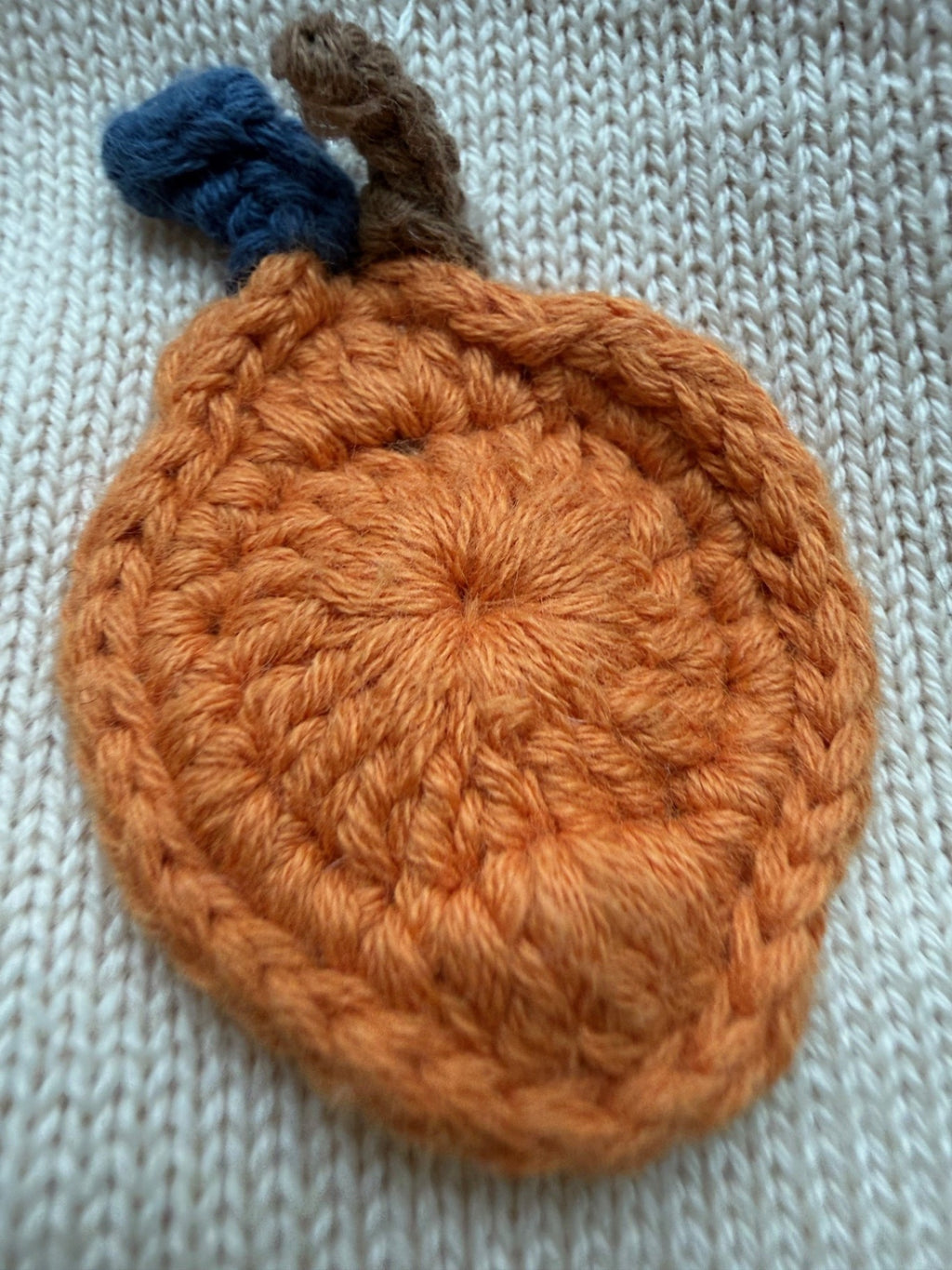 PS PAUL SMITH | Strickpullover mit Häkel-Früchte-Applikationen | Gr. L | Cremeweiß