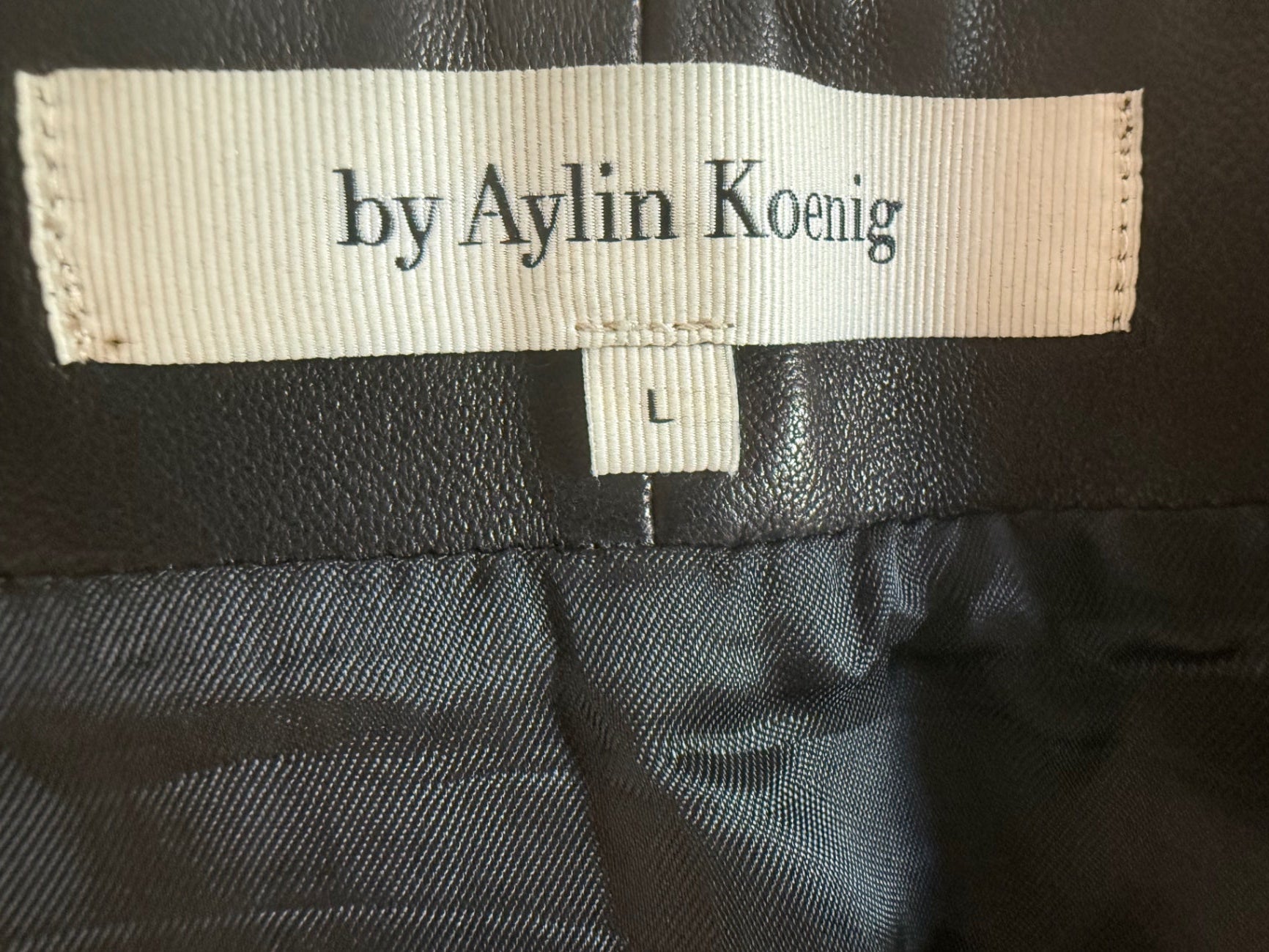 Aylin Koenig | Rock | L | Schwarz 