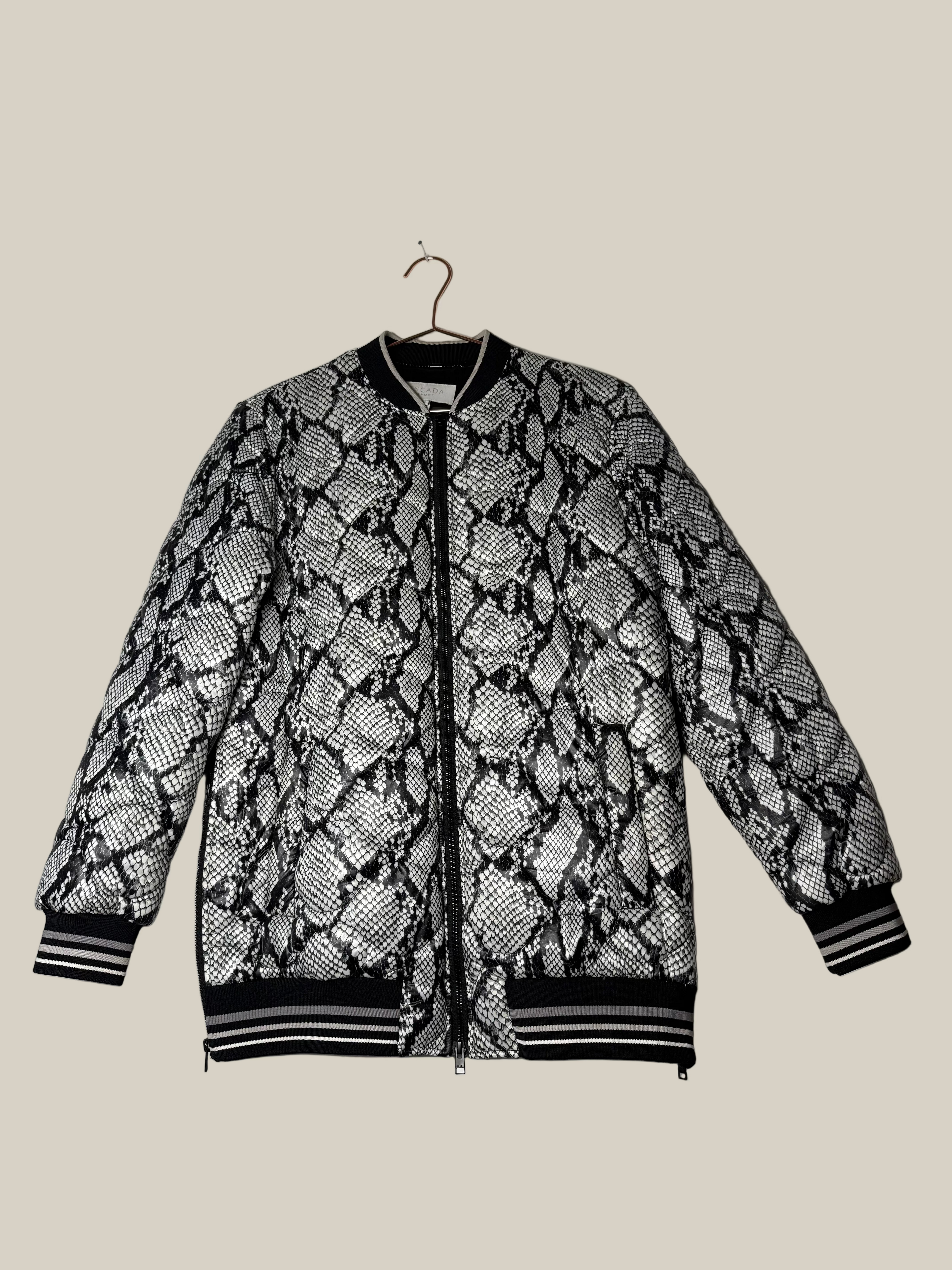 Escada_Bomberjacke_Animanprint_ Second Hand schwarz-weiß 