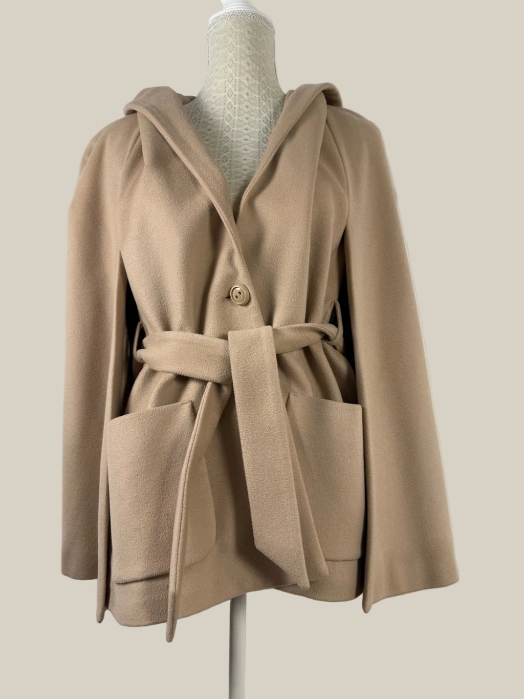 | Mantel | 3 |Beige