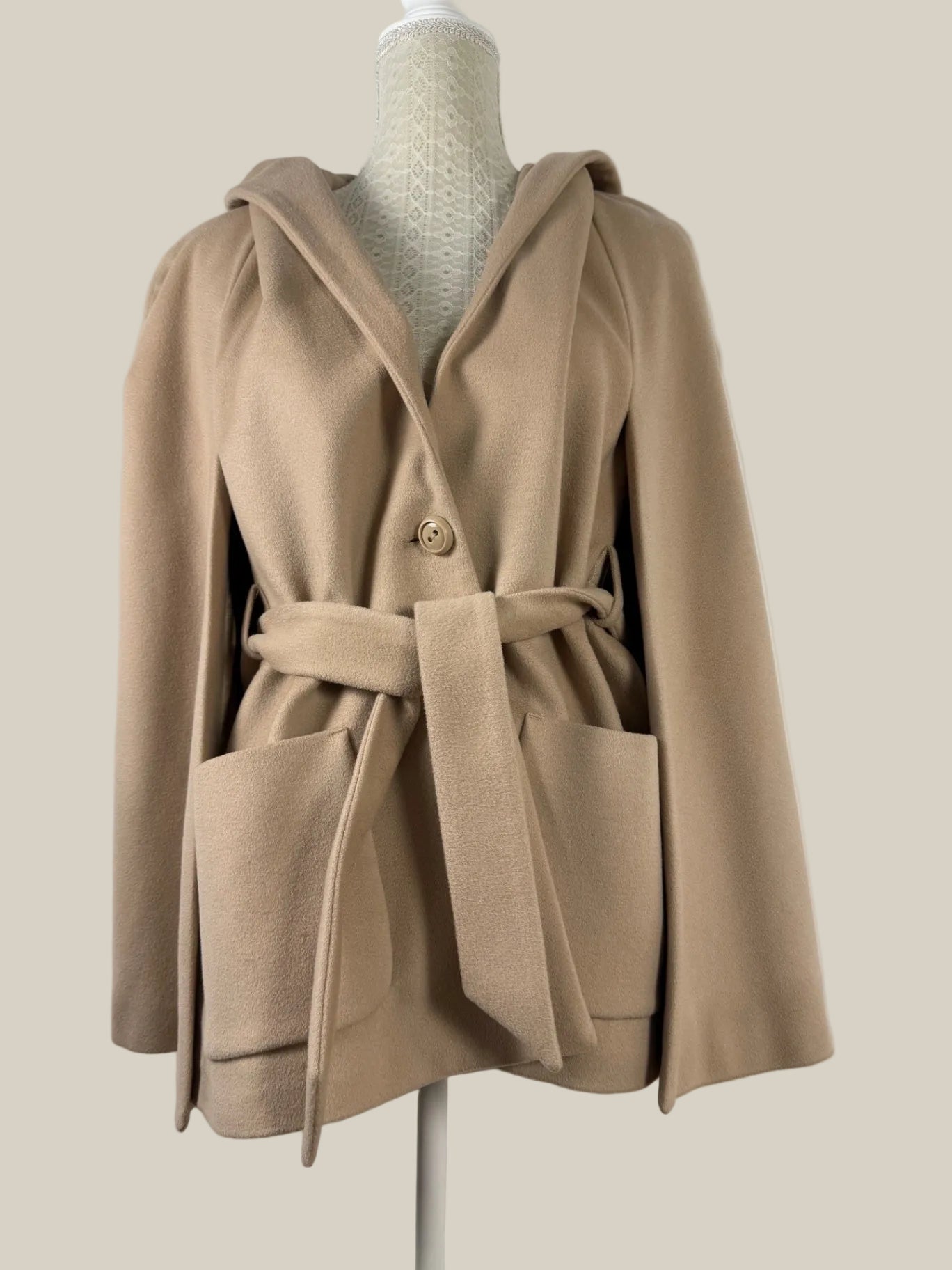 | Mantel | 3 |Beige