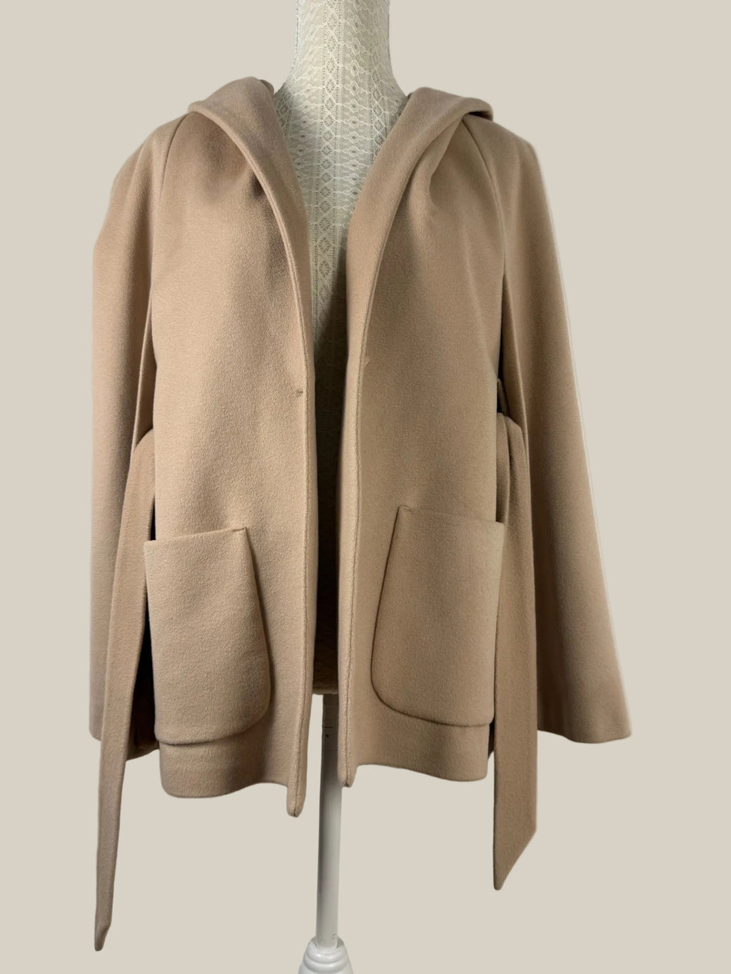 | Mantel | 3 |Beige