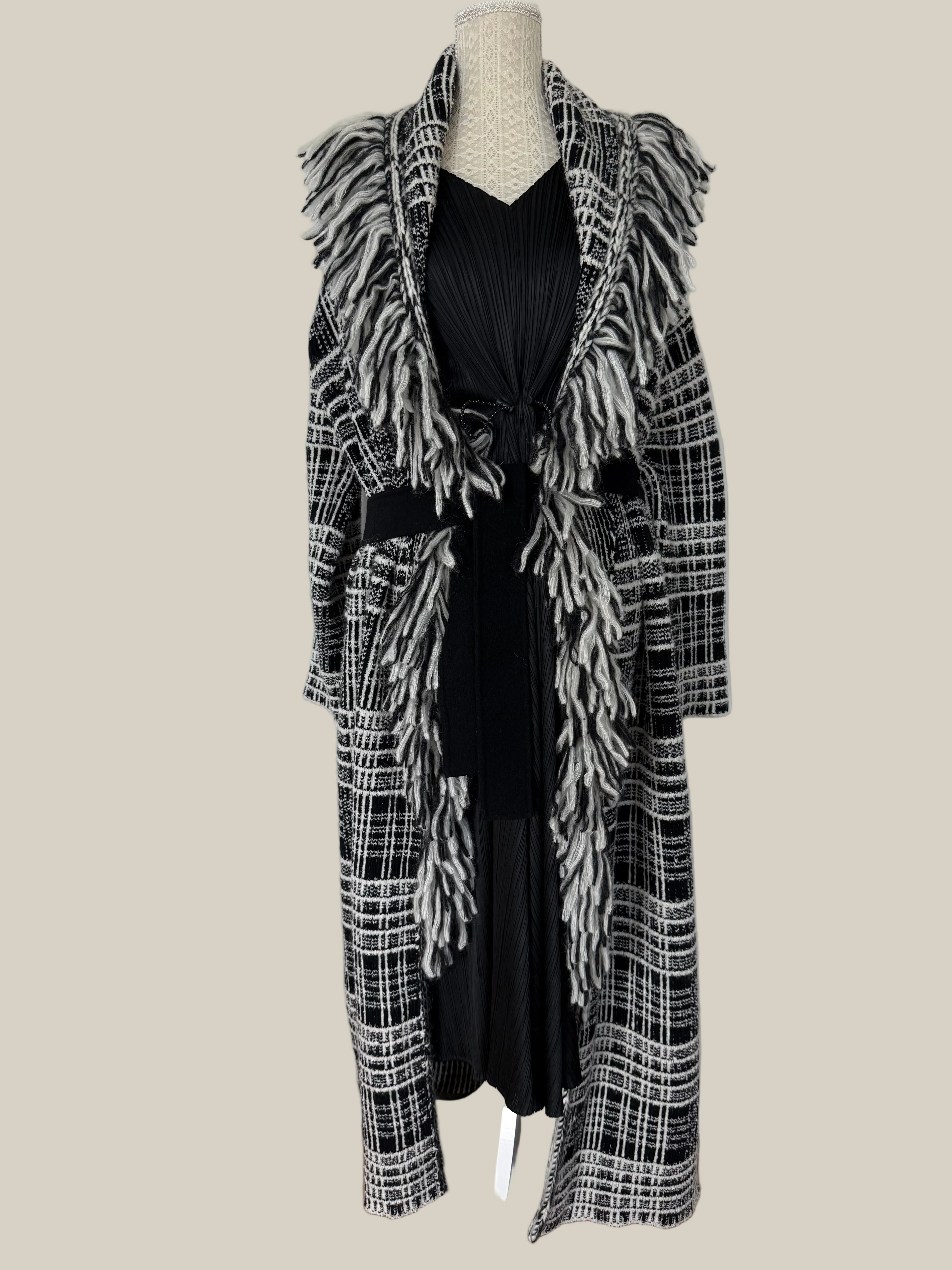Pleats Please Issey Miyake Kleid Plissee schwarz Gr. 5 top Zustand neuwertig mit Mantel von Dorothee Schumacher